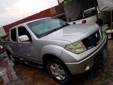 Nissan Navara CALIBRE in Old Klang Road, KUL