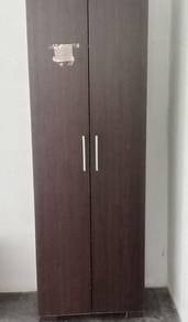 Almari dua pintu