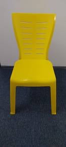 Secondhand Plastic Chair/Kerusi Plastik Terpakai