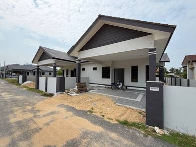 Semi-Detached House For Sale in Paka,TRG
