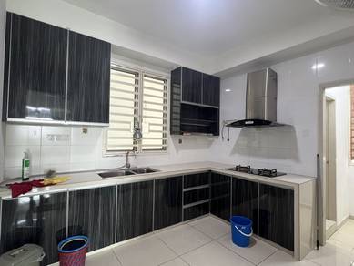 Condominium For Rent in Elements Garden
