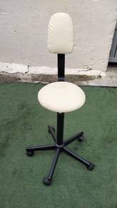 YA32N Kerusi Salon Chair Barber Shop PU Creamy