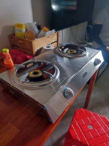 Double gas stove