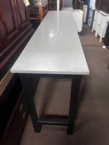 Bar-height table