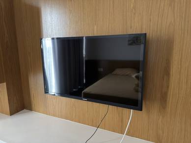 TV with remote control bayan lepas baru