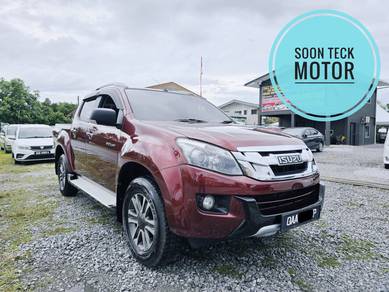 Isuzu D-Max V-CROSS 4x4 in Kuching, SWK