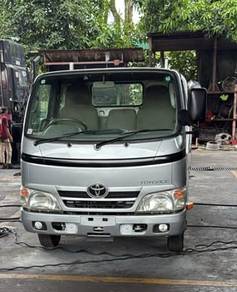 Toyota KDY231 unreg 