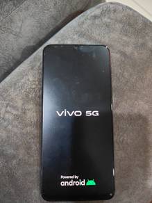 Vivo Y72 5G < 16 GB
