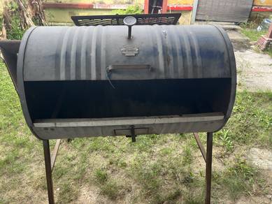 BBQ Smoker Drum untuk dilepaskan.