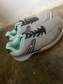Badminton shoe