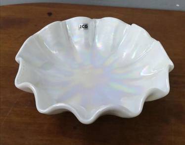 Vintage lusterware rainbow shell bowl