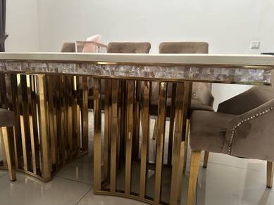 Premium Dining table for Sale
