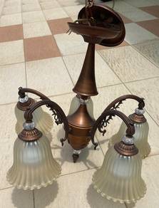Lampu Gantung Chandelier 5 Kepala – Klasik Elegan