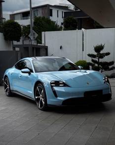 2022 Porsche Taycan -