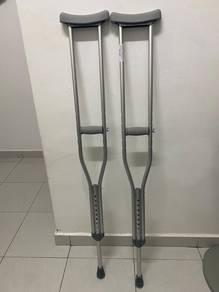 Underarm Crutches