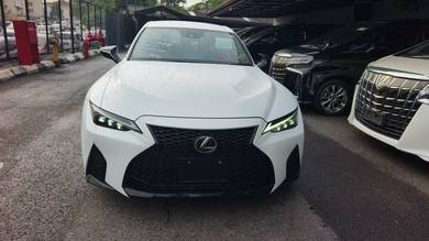 Lexus IS 300 F SPORT MODE BLACK in Ampang Hilir, KUL