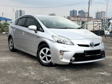 Toyota Prius LUXURY (HYBRID) in Petaling Jaya, SGR