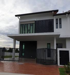 Semi-Detached House For Sale in Bandar Kinrara,SGR