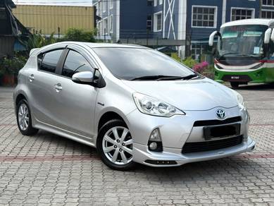 2012 Toyota Prius c (HYBRID)