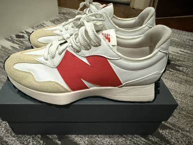 New Balance 327 Lifestyle Shoes