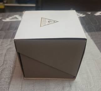 Jam GUESS 