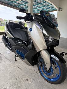 Yamaha XMAX