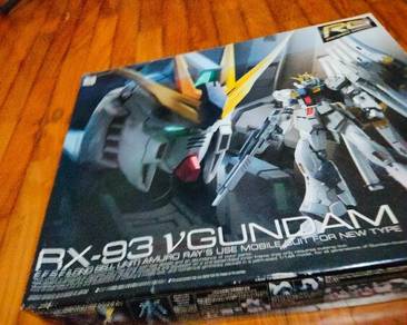 Bandai RG 1/144 RX-93 VGUNDAM
