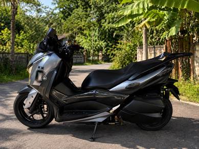 Yamaha XMAX
