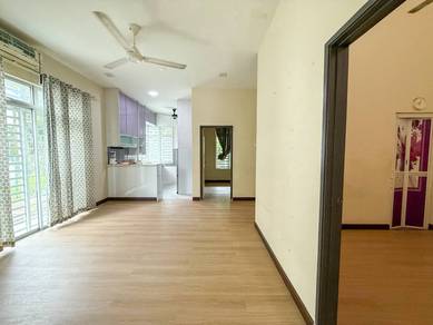 Semi-Detached House For Sale in Jenjarom,SGR