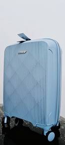 BRAND NEW Barry Smith Luggage 20'
