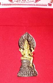 statue 