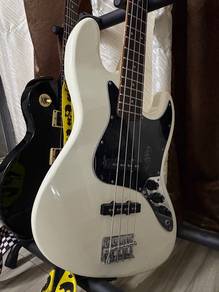 guitar bass