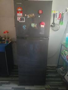 Peti Ais 2 Pintu Jenama TOSHIBA