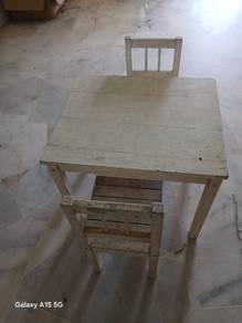 Children table and chairs