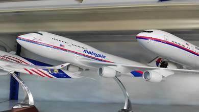 Model Kapal Terbang MAS B747 Hiasan