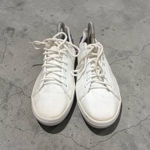 lacoste white canves 
