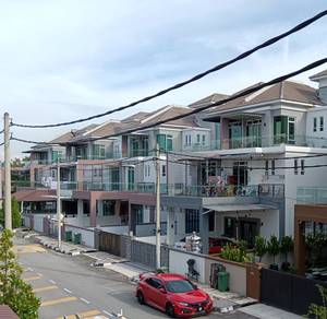 3-storey Terraced House For Sale in Bukit Minyak,PNG