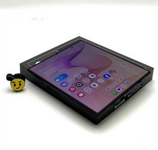 Samsung galaxy z fold 8 ultra 256gb Samsung care+