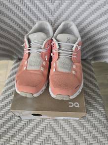 Authentic On Cloud 5 Women's Running Shoes UK6.5