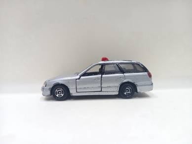 Tomica No. 20 Subaru Legacy Touring Wagon Police