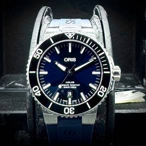 Preowned ORIS AQUIS 300M “Blue Dial”