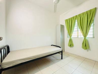Room in Puchong, SGR