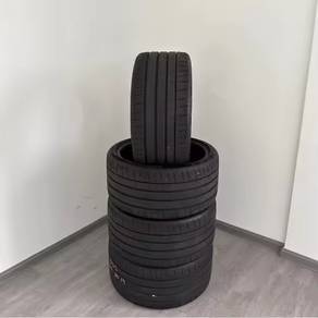 Michelin Pilot Sport 4s | 265/30R19