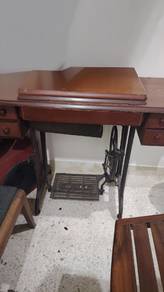 Vintage Singer 15NL Sewing Machine with Cabinet