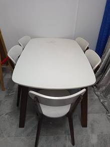 Used dining table got 5 chair