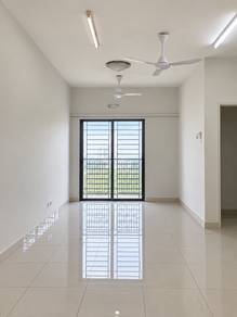 Condominium For Rent in Kristal View