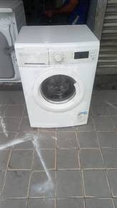 Electrolux front load washing machine washer 7-k