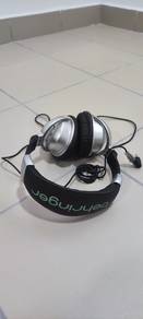 Behringer headphone head phone ear phone earphone