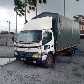HINO  5 ton LORRY utk dijual 