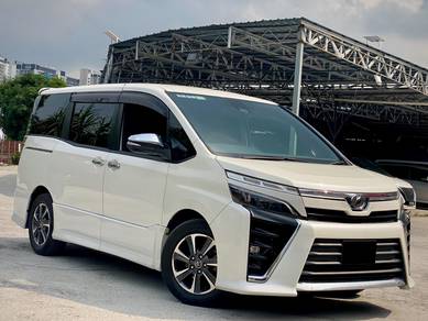 Toyota Voxy ZS KIRAMEKI II in Serdang, KUL